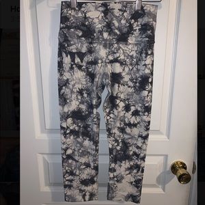 Lululemon Wunder Under Shihbori EUC 6